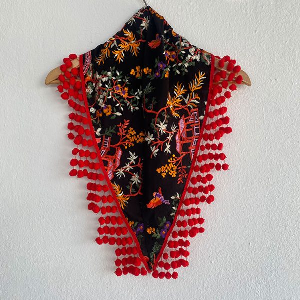 Mantoncillos Bordados