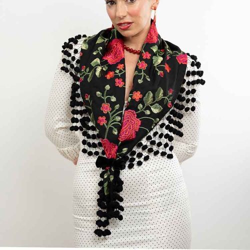 Mantoncillo Negro Bordado