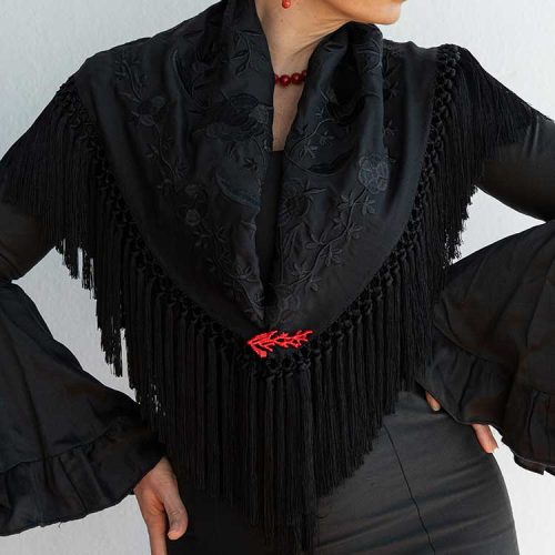 Mantoncillo Doble Bordado Negro